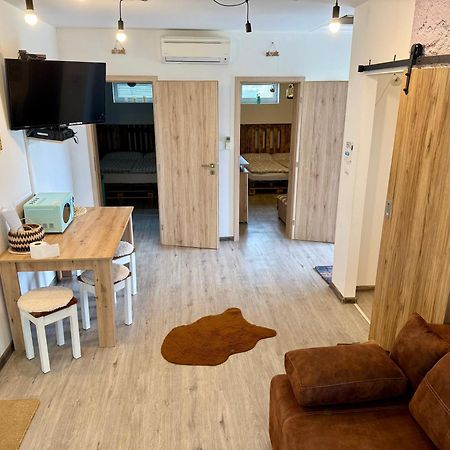 Apartmany Apollo Michalovce Ngoại thất bức ảnh