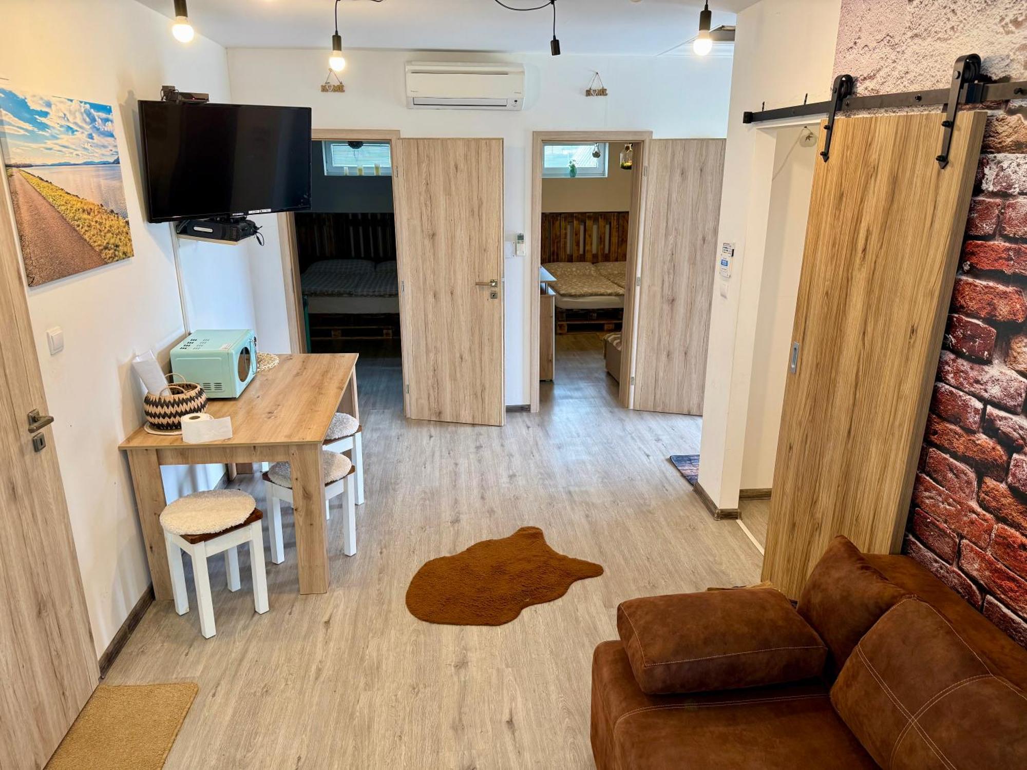 Apartmany Apollo Michalovce Ngoại thất bức ảnh